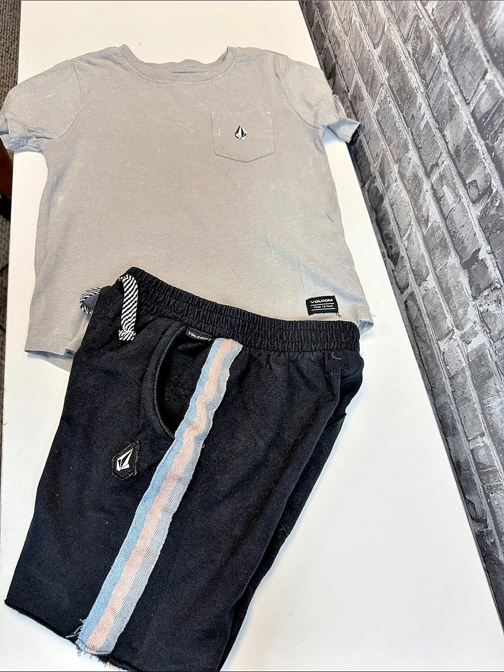 Volcom Boys' Gray & Black Cotton Matching Set Size 5